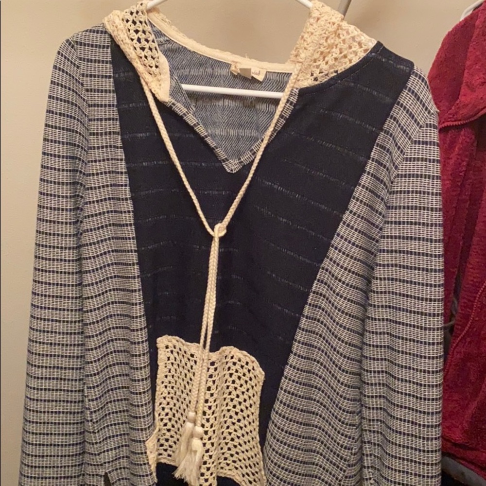 Hem and thread boutique long sleeve tunic.